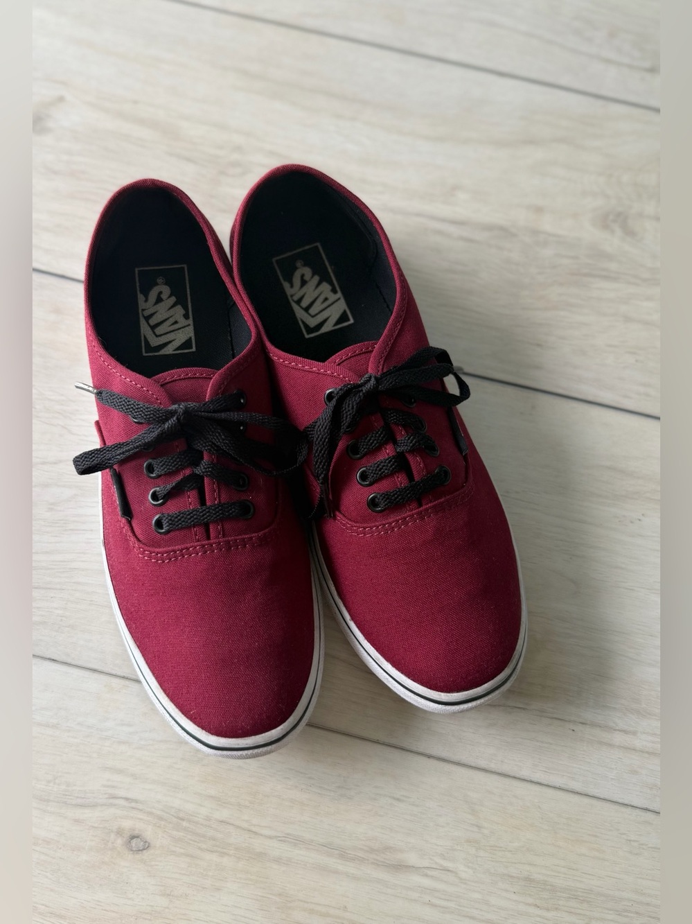 Maroon Vans Women’s 8.5 Men’s 7 Low Top Black Lace Up Skate Shoes Off The Wall